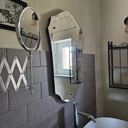 Casa Mondonio * 카스텔 누오보 돈 보스코