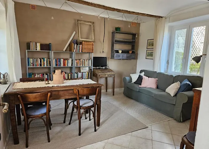 Casa Mondonio 펜션 카스텔 누오보 돈 보스코